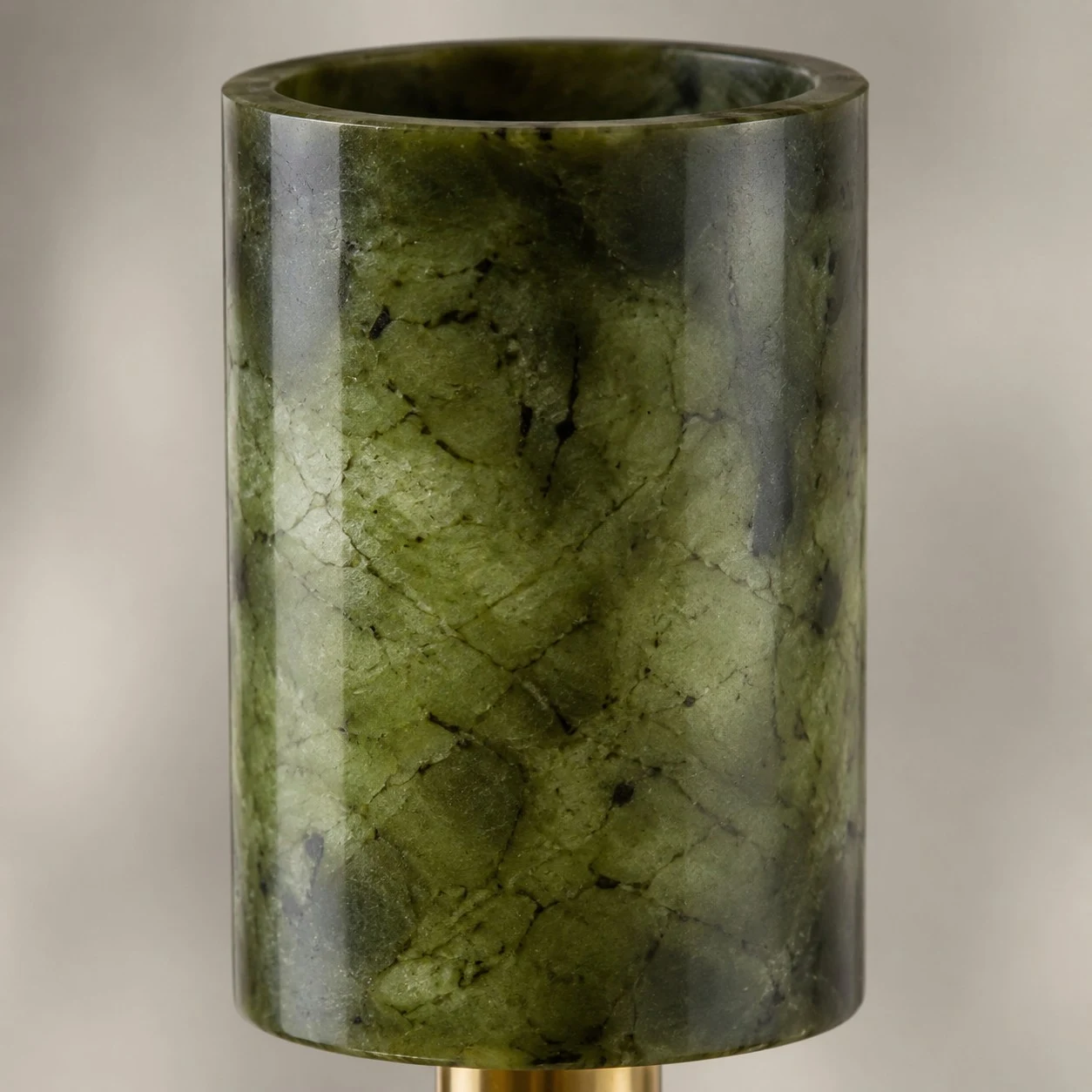 Close view of the natural green jade shade and its natural veining